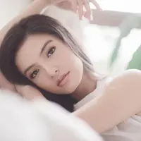 Netizen dibikin pangling dengan tampilan Raline Shah yang makin kece.