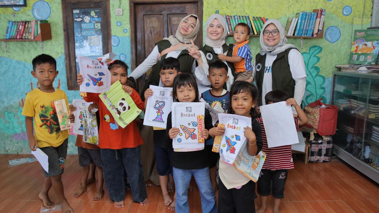 Telkom Gerakkan 50 Karyawan Jadi Relawan untuk Pelestarian Lamun di Pulau Pari