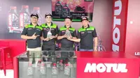 PT. Motul Indonesia Energy bersama PT. Kawasaki Motor Indonesia memperkenalkan Kawasaki Genuine Oil by Motul di sela gelaran WSBK Mandalika 2023 di Sirkuit Mandalika, Lombok, Nusa Tenggara Barat. (ist)