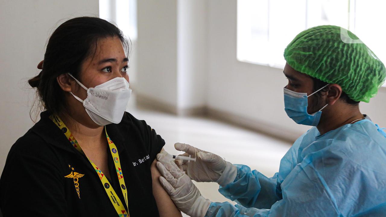 Vaksinasi Booster Keempat untuk Nakes