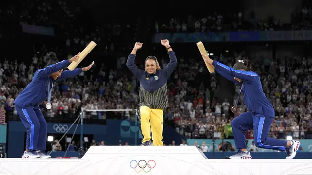 Foto: Kehangatan di Atas Podium Senam Olimpiade Paris 2024