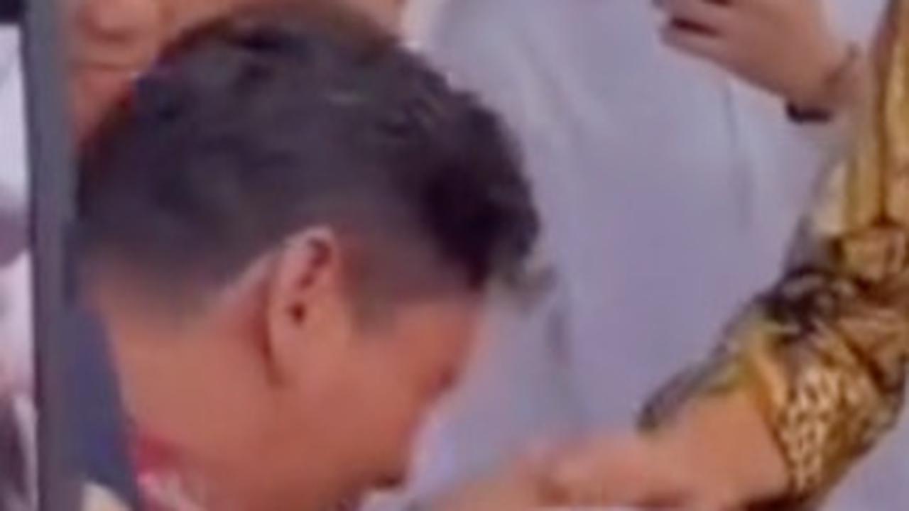 Viral Kisah Tukang Bakso yang Diborong Presiden Jokowi di Magelang, Menangis Tak Henti