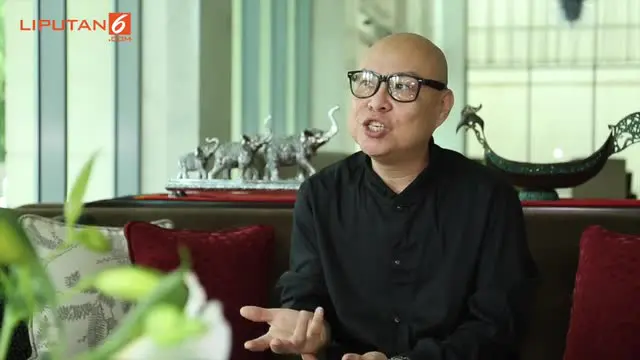 Koleksi Cantik Penuh Bunga Frederick Lee untuk Fashion Nation X