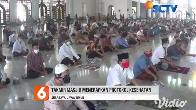 Masyarakat muslim di Surabaya bisa kembali menjalankan ibadah di Masjid Nasional Al Akbar di tengah-tengah Pandemi Covid-19 atau Corona. Masjid Nasional Al Akbar Surabaya kembali menyelenggarakan salat Jumat dan Tarawih mulai pada Jumat (15/5).