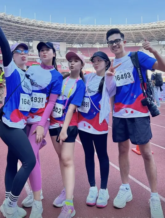 Visor tersebut memiliki harga fantastis yaitu dibanderol dengan harga kisaran Rp1.000.000; .  [Foto: instagram/ ElsaaJapasal]