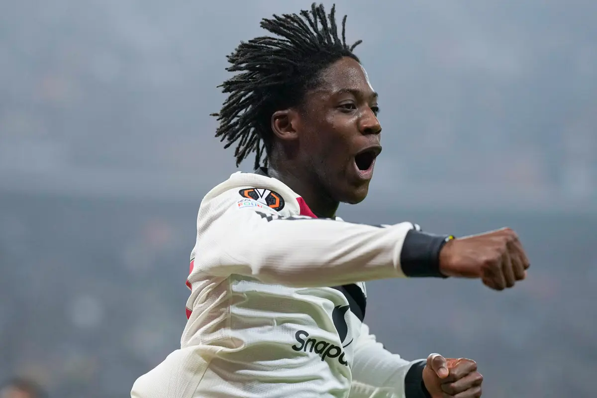 Foto: Kobbie Mainoo Bayar Tunai Kepercayaan Amorim, Manchester United Gulung FCSB di Liga Europa