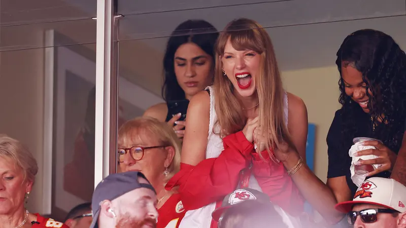 Foto: Ragam Reaksi Taylor Swift saat Berikan Dukungan untuk Sang Kekasih yang Berlaga di NFL