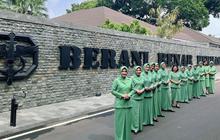Cantik dan Memesona Juliana Moechtar Berkebaya di Acara Syukuran HUT Persit ke-78 Jadi Sorotan