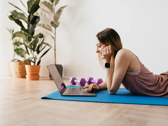 3 Cara Cepat Mengecilkan Paha Lengan Dan Perut Yang Bisa Dicoba Lifestyle Fimela Com