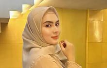 7 Potret Cantik Artis Keturunan Pakistan Berhijab, Aura Perempuan Arabnya Makin Bersinar