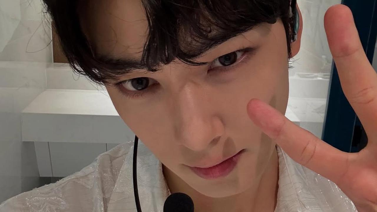 Pesan Haru Cha Eun Woo pada Fans Sebelum Berangkat Wamil: Jangan Lupakan Aku Ya
