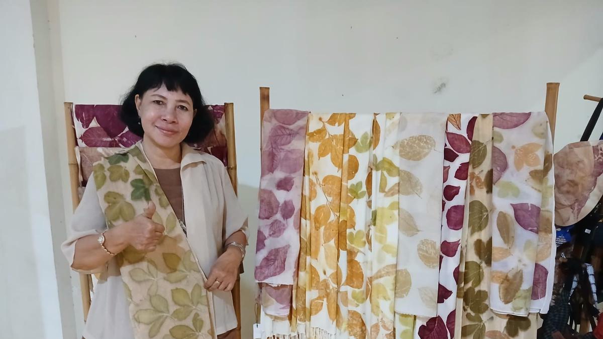 Semangat Perempuan Asal Sulawesi Kejar Mimpi Kuliah di Jogja, Kini Sukses Bisnis Batik dan Fashion Eco Print
