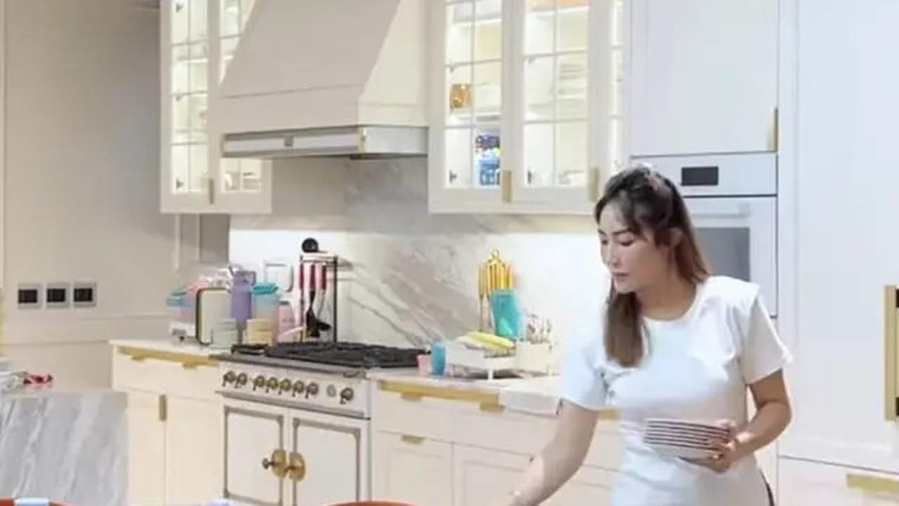 Potret Dapur Ayu Dewi, Elegan dengan Sentuhan Klasik Modern