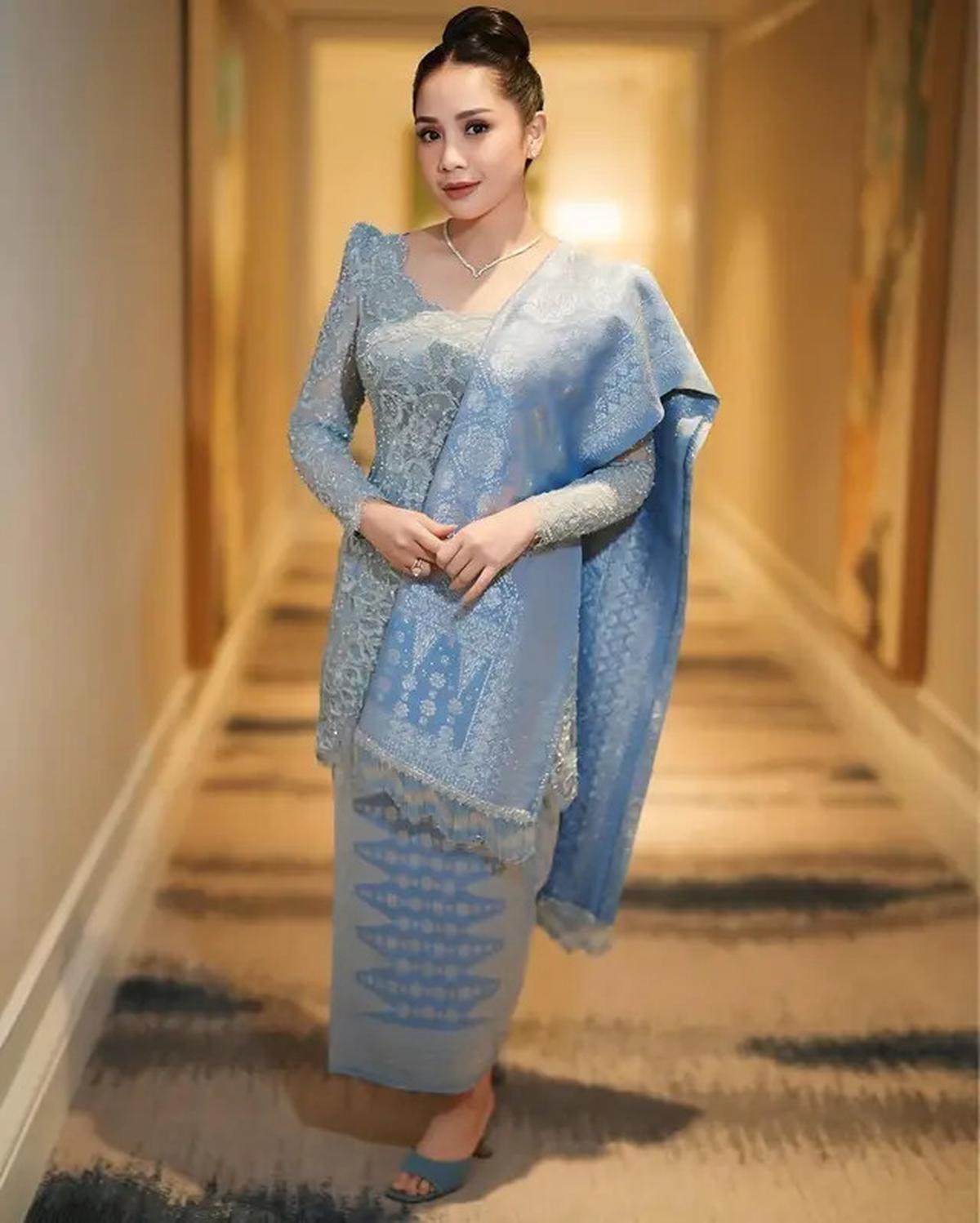 4 Gaya Serba Biru Muda Bridesmaid Putri Zulhas, dari Desy Ratnasari hingga Nagita Slavina