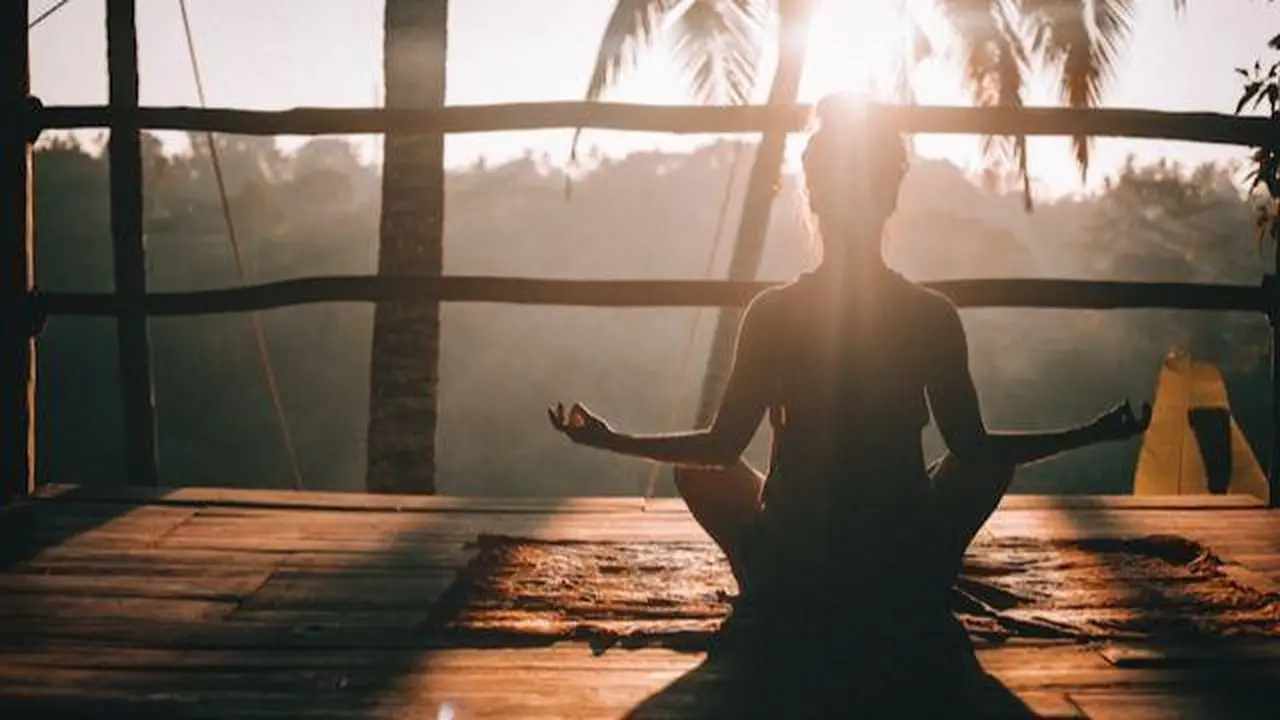 35 Inner Peace Quotes for Peaceful Living and Calm Mind
