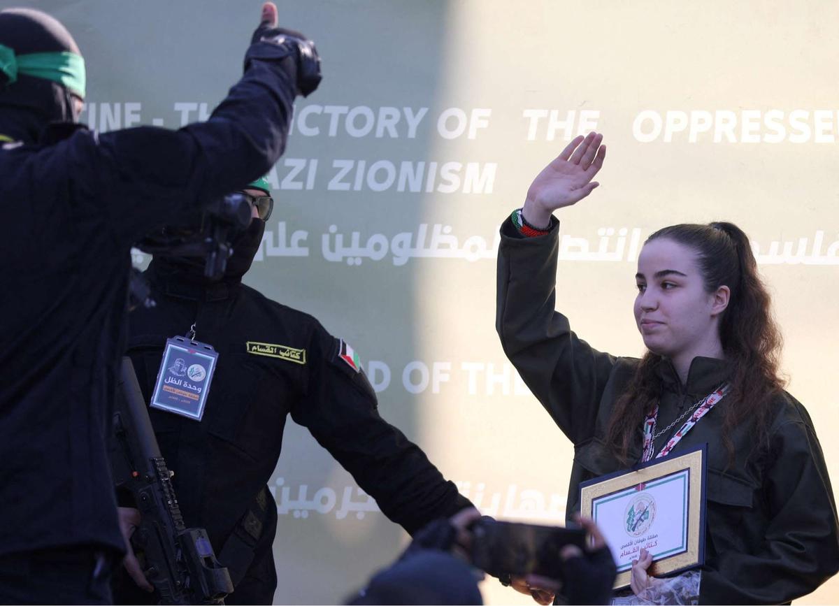 Hamas Bebaskan Tentara Wanita Israel yang Disandera