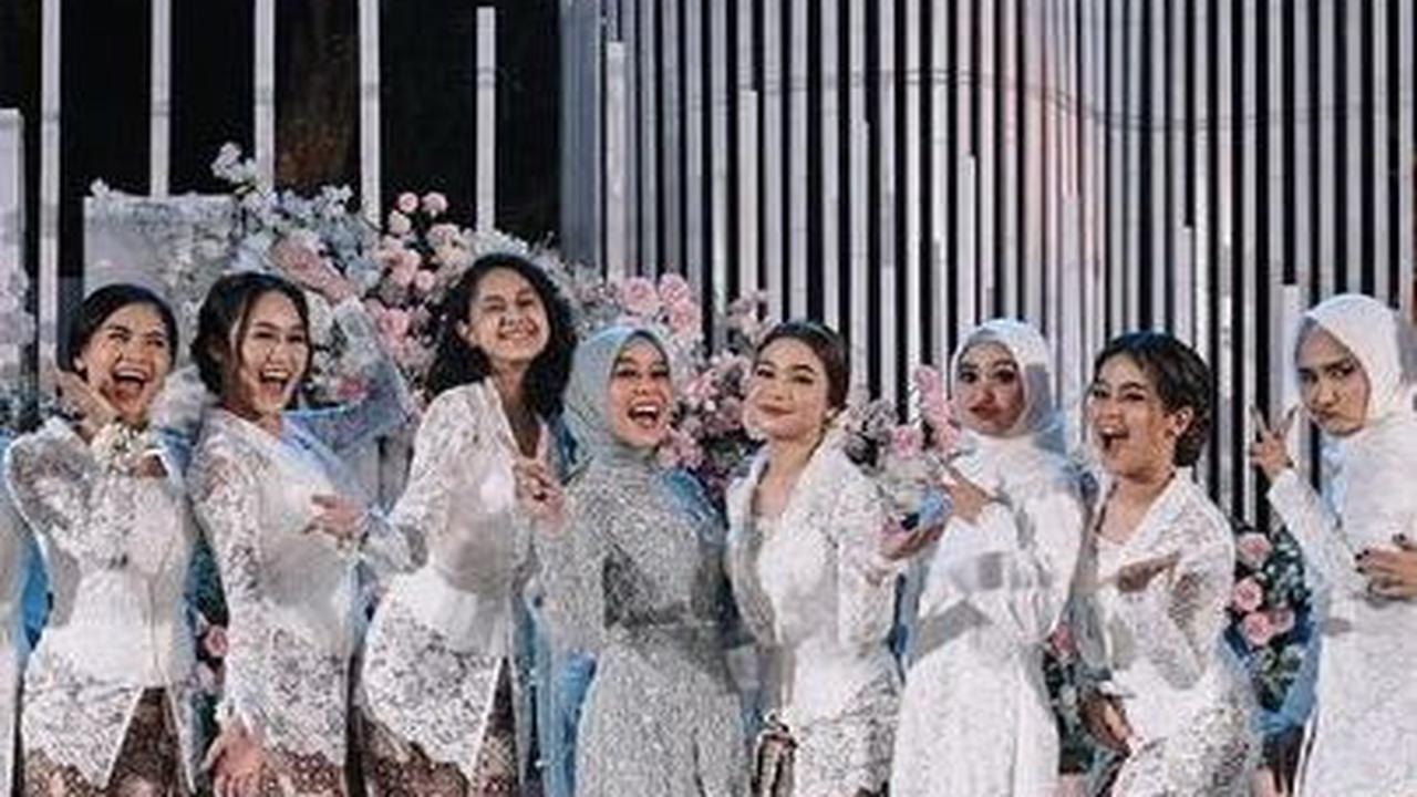 Desain Kebaya Pengiring Pengantin ala Lesty Kejora <br>