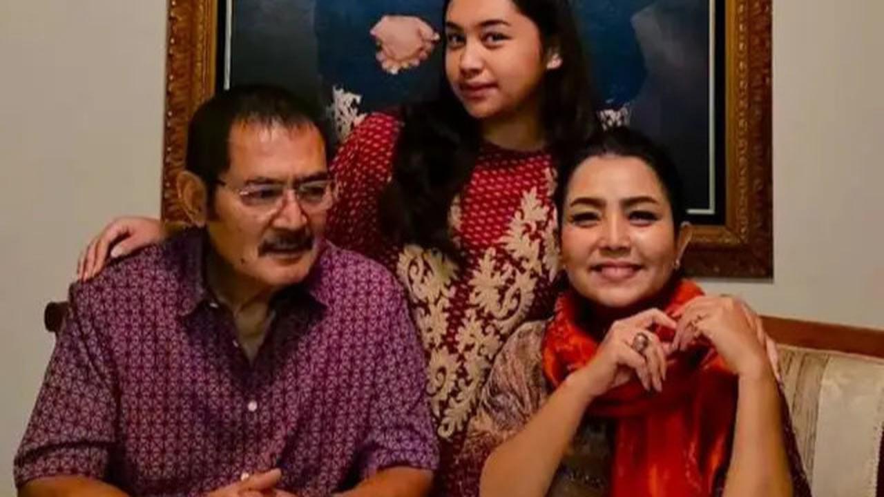 6 Gaya Outfit Mayangsari dan Khirani yang Selalu Kompak, Tampil Bak Bestie