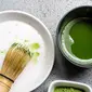 Teh hijau yang terkenal di Asia Timur seperti Cina dan Jepang ini ternyata menjadi rekomendasi untuk minuman enak dan sehat bagi penderita kolesterol (Foto: Unsplash.com/Alice Pasqual)