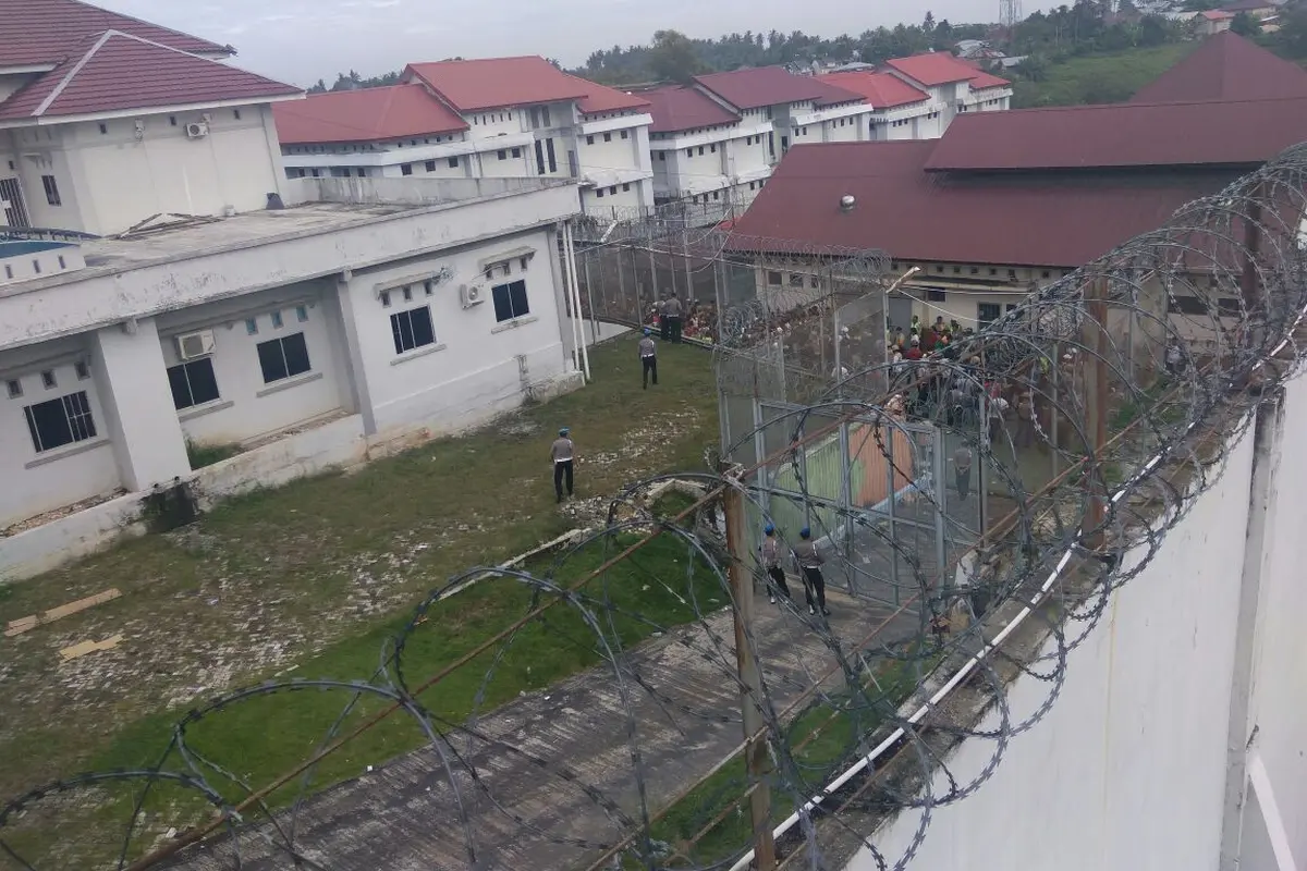 58 Napi Provokator Ricuh Rutan Pekanbaru Sukses Dipindahkan
