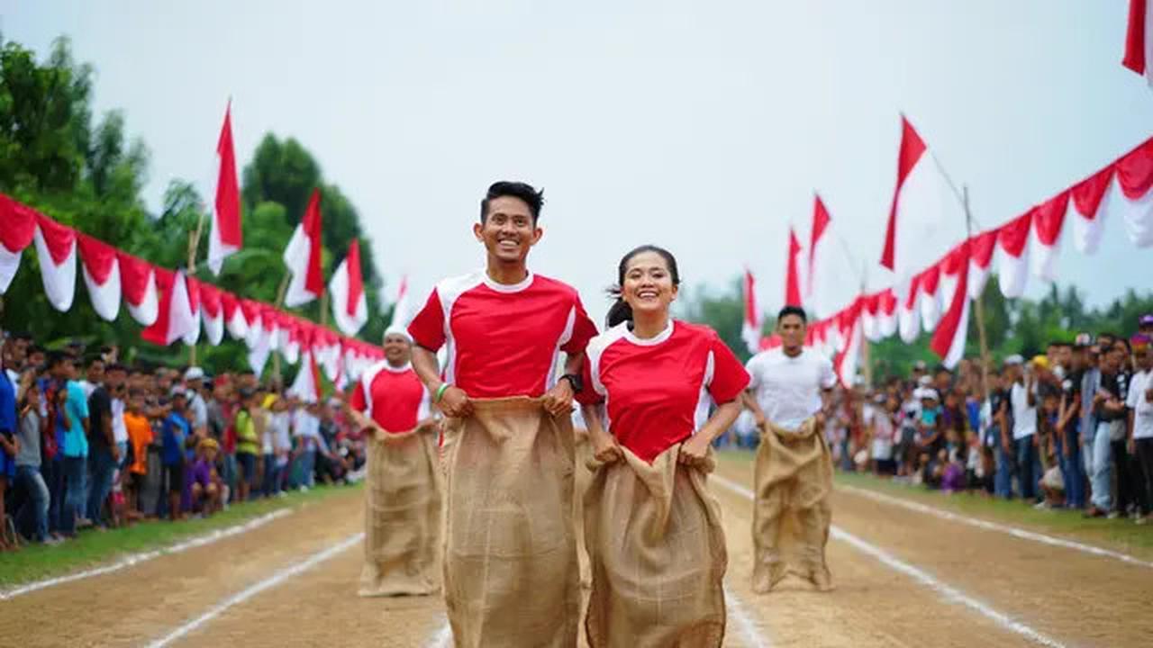 8 Inspirasi Lomba Couple 17 Agustus, Seru dan Menghibur Penonton
