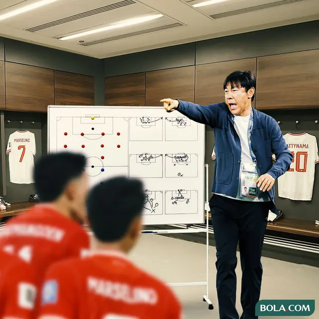 Timnas Indonesia - Ilustrasi Shin Tae-yong di ruang ganti