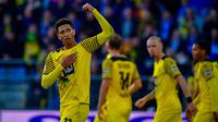 Jude Bellingham. Gelandang Borussia Dortmund berusia 18 tahun ini memiliki nilai pasar mencapai 70 juta euro atau setara sekitar Rp.1,1 triliun. Musim ini ia telah bermain 14 laga bersama Borussia Dortmund di semua ajang kompetisi dengan torehan 3 gol dan 7 assist. (AFP/Sascha Schuermann)