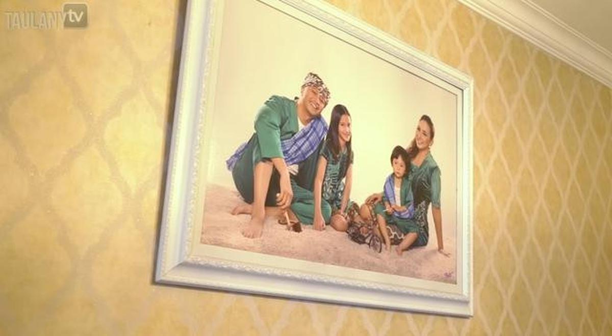 6 Potret Ruang Tamu Mini Rumah Ferry Maryadi, Inspirasi Gaya Klasik Minimalis
