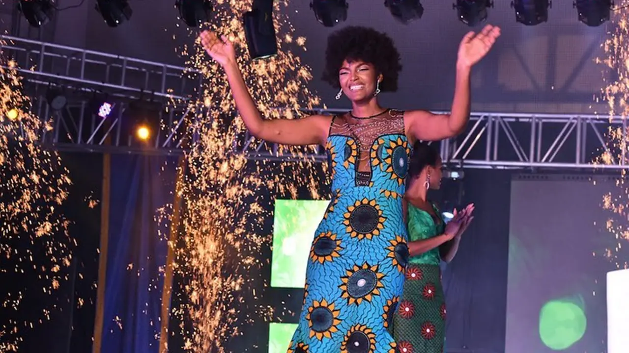 Mengenal Dorcas Kasinde, Miss Africa 2018 yang Rambutnya Terbakar Saat Penobatan