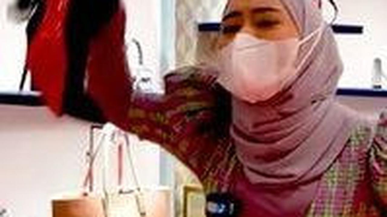 Lesti Kaget Harga Sepatu Begitu Mahal&nbsp;