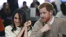Hubungan Meghan dan pangeran Harry sejak awal memang terkesan tertutup dari publik. Namun pada akhirnya mereka buka suara, dan Meghan mengatakan bahwa ia sudah resmi berpacaran dengan Pangeran Harry. (Foto: AFP)