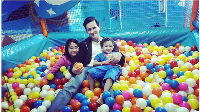 [Bintang] Marcelino Lefrandt dan Anak