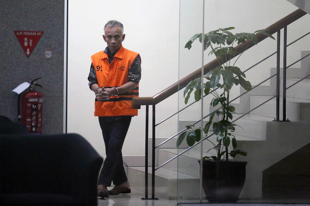 FOTO: KPK Dalami Peran Ayah Bupati Bekasi dalam Kasus Suap Proyek