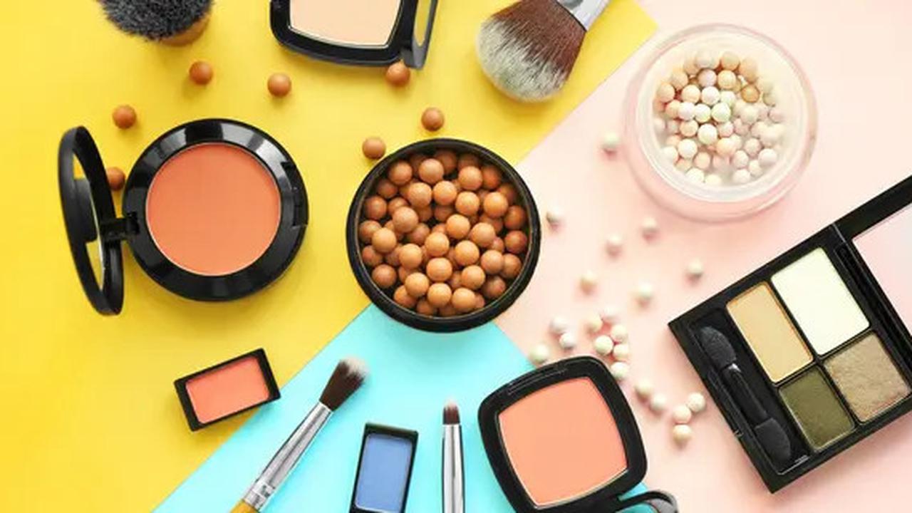 5 Bahan Kosmetik yang Bikin Kulit Wajah Jadi Lebih Berminyak, Periksa Komestikmu Sekarang Juga!