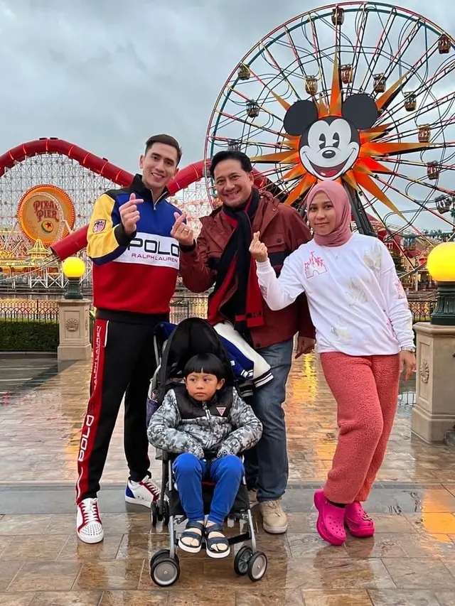 [Fimela] Ivan Fadilla dan Ibu Sambung Verrel Bramasta