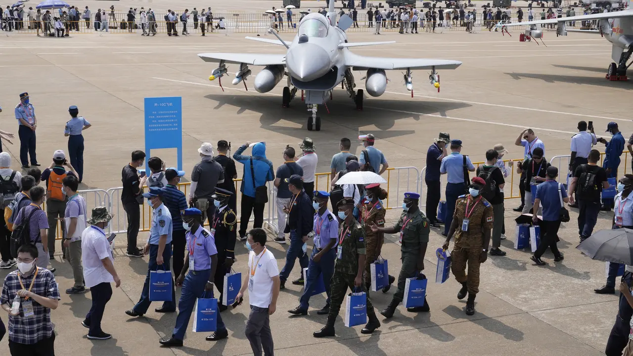 Melihat Pameran Airshow China 2021