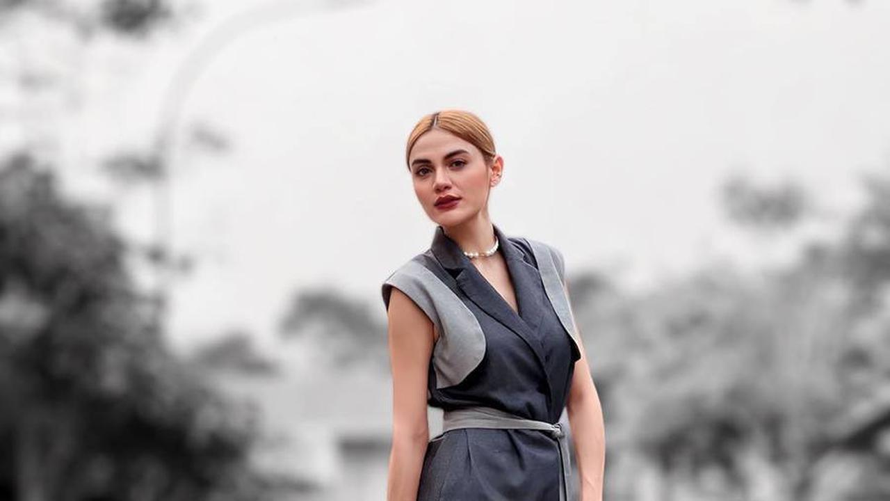 Disebut Makin Kurus, 8 Foto Terbaru Hilda Vitria Yang Kini Semakin Cantik Bak Barbie Hidup
