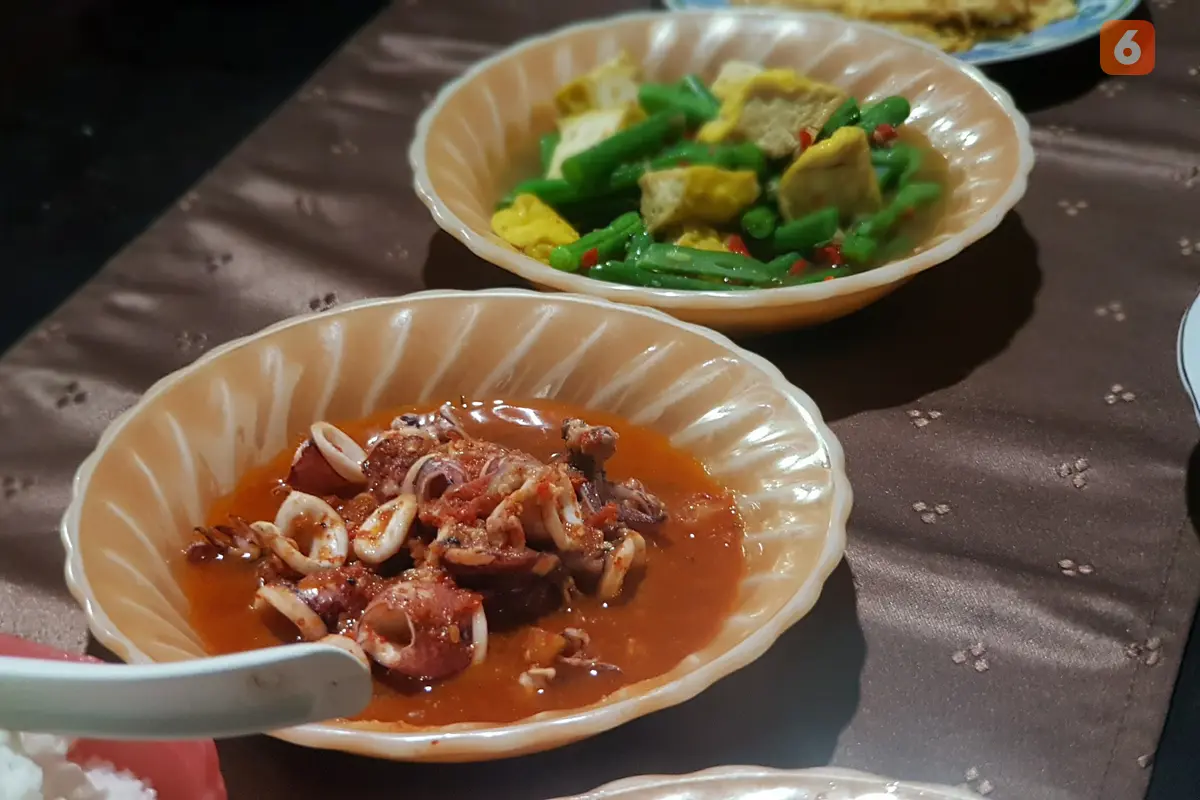 Mitos Bahwa Semua Makanan Tinggi Kolesterol Bikin Kolesterol dalam Darah Melonjak Tidak Sepenuhnya Benar. Lemak Jenuh Lebih Dominan dalam Mempengaruhi Terjadinya Kolesterol Tinggi (Foto: Aditya Eka Prawira/Liputan6.com)