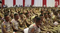 Ratusan Capaja Akademi TNI dan Polri Tahun 2017 hadir dalam pembekalan di GOR Ahmad Yani Mabes TNI Cilangkap, Jakarta, Senin (24/7). 437 Taruna Akademi TNI mengikuti acara pembekalan yang disampaikan Presiden Joko Widodo. (Liputan6.com/Faizal Fanani)