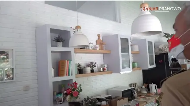 Potret dapur rumah Andy F. Noya (Sumber: YouTube/Ganjar Pranowo)