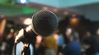 Ilustrasi karaoke, salah satu jenis usaha yang akan dikenai pajak hiburan 40--75 persen. (dok. Kane Reinholdtsen/Unsplash)