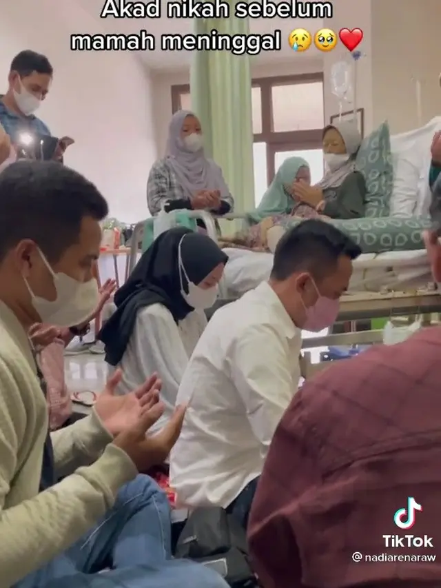 Gelar Akad Nikah Jelang Ibu Meninggal