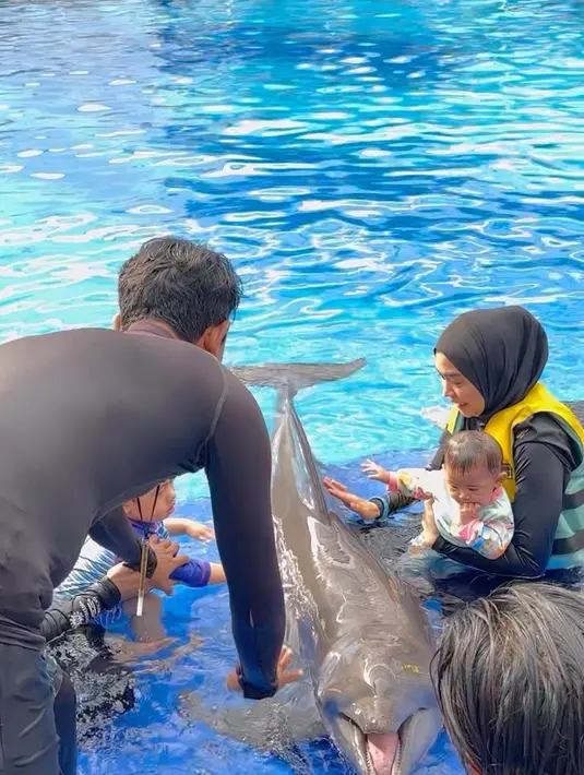 [Instagram/riaricis1795]