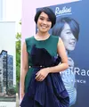 Penyanyi Radhini baru saja mengeluarkan album perdana. Dalam penggarapan album bertajuk Awal itu, ia menggandeng musisi ternama. Meski demikian, Radhini tetap mempertahankan idiologinya dalam bermusik. (Adrian Putra/Bintang.com)