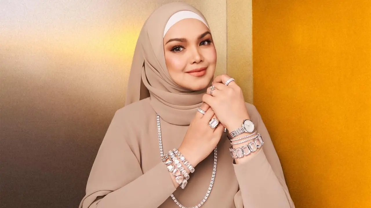 Penasaran seperti apa tips dari Siti Nurhaliza untuk memaksimalkan penampilan di hari Idul Fitri tahun ini?
