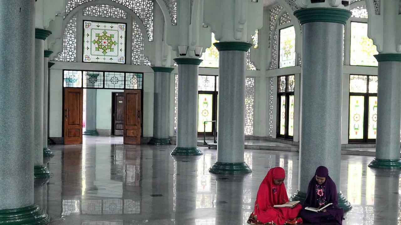 Amalan Terhindar dari Siksa Kubur<br>