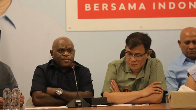 Salah satu aktivis 98 yang juga tergabung dalam TKN Prabowo-Gibran sebagai Anggota Dewan Pakar, Budiman Sudjatmiko (kanan). (Foto: Tim Prabowo-Gibran)