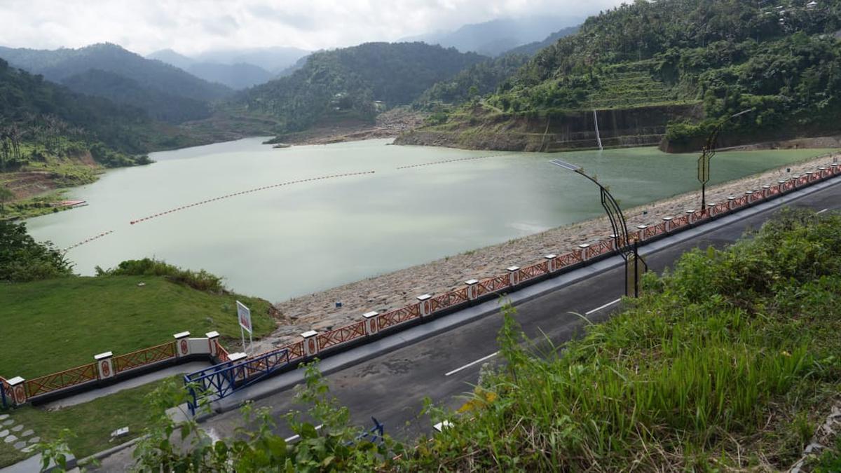 Pembangunan Pengaman Pantai Raha Sepanjang 1,6 KM Dilanjutkan pada 2025