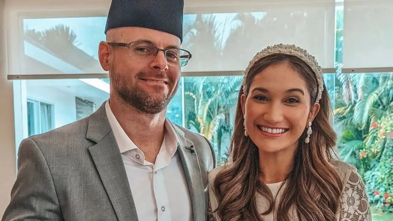Dipersunting Pria Bule, Intip Gaya Minimalis Andrea Georgina Pakai Jumpsuit di Momen Pernikahan