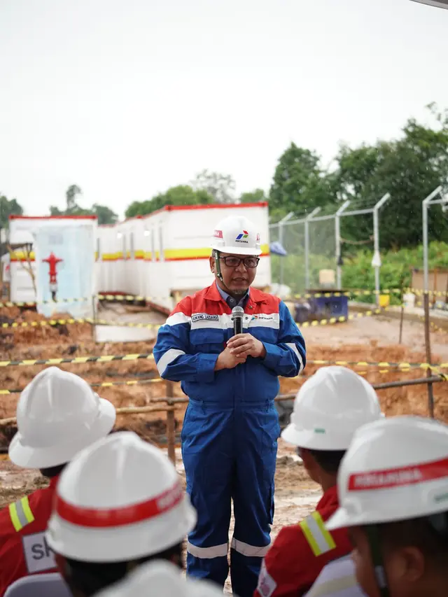 Kepala SKK Migas Djoko Siswanto dalam kunjungan kerja ke wilayah operasi PHE Jambi Merang, Selasa (30/12/2025). (Dok Pertamina)